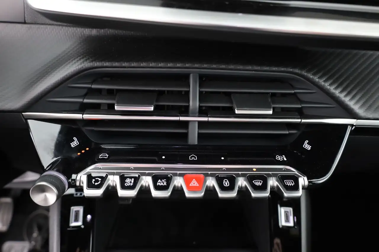 Peugeot 2008 12