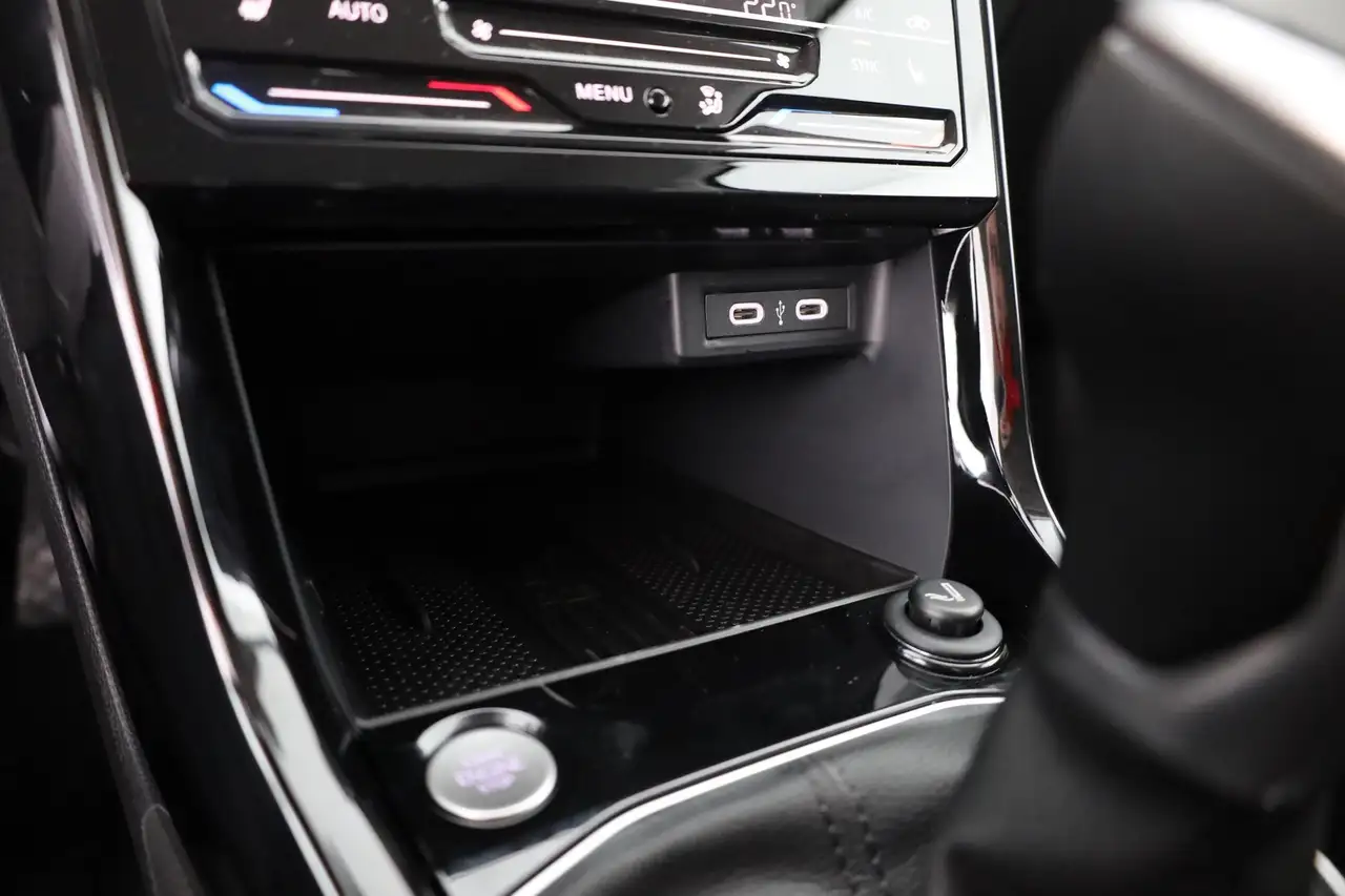 Volkswagen T-Cross 13