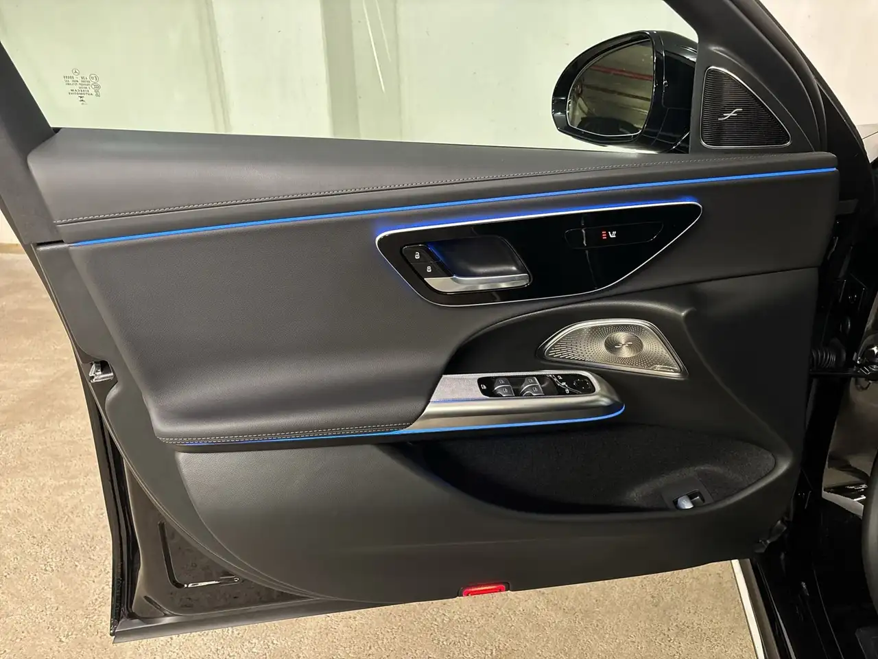 Mercedes-Benz E 220 11