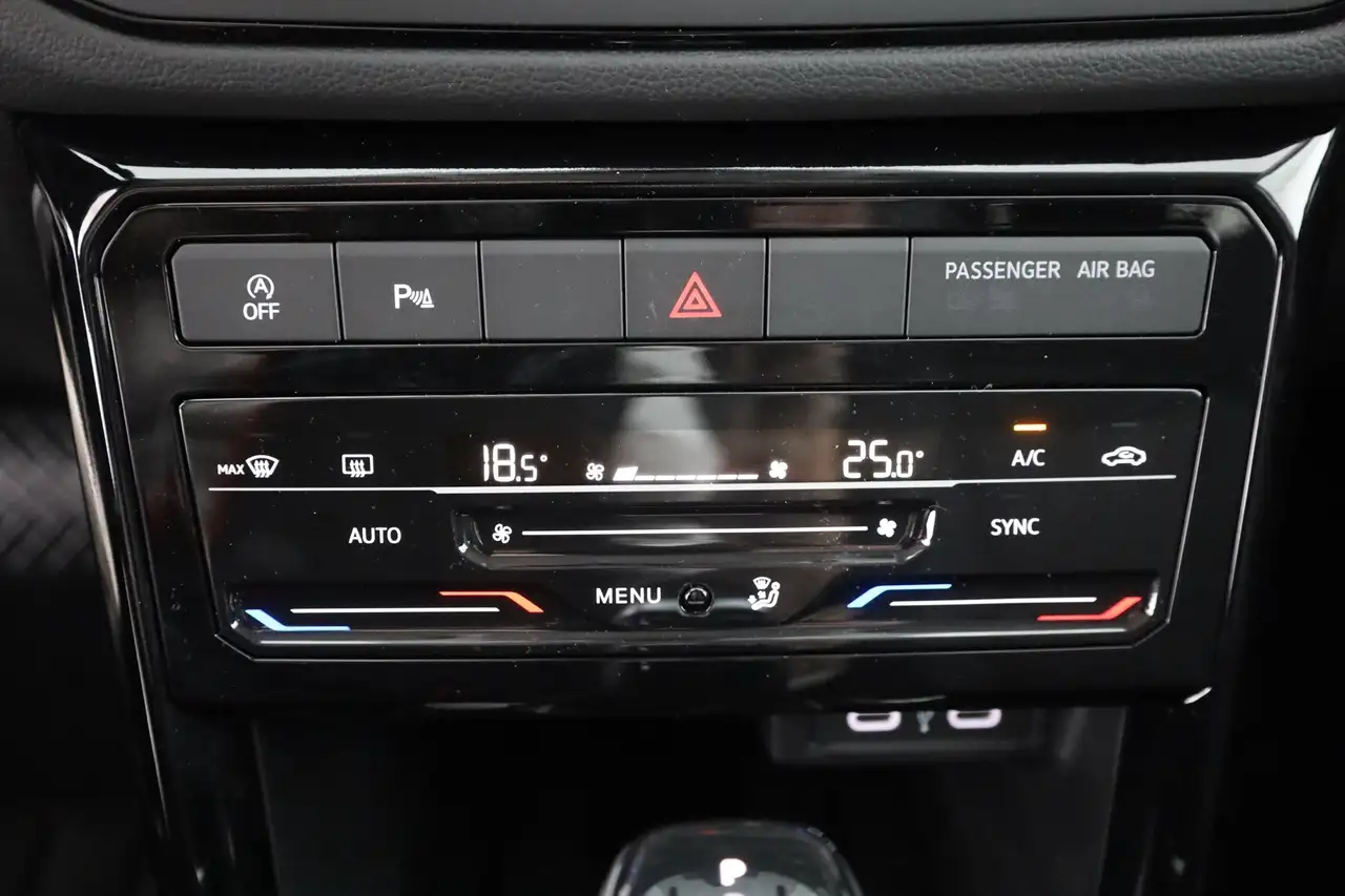 Volkswagen T-Cross 12