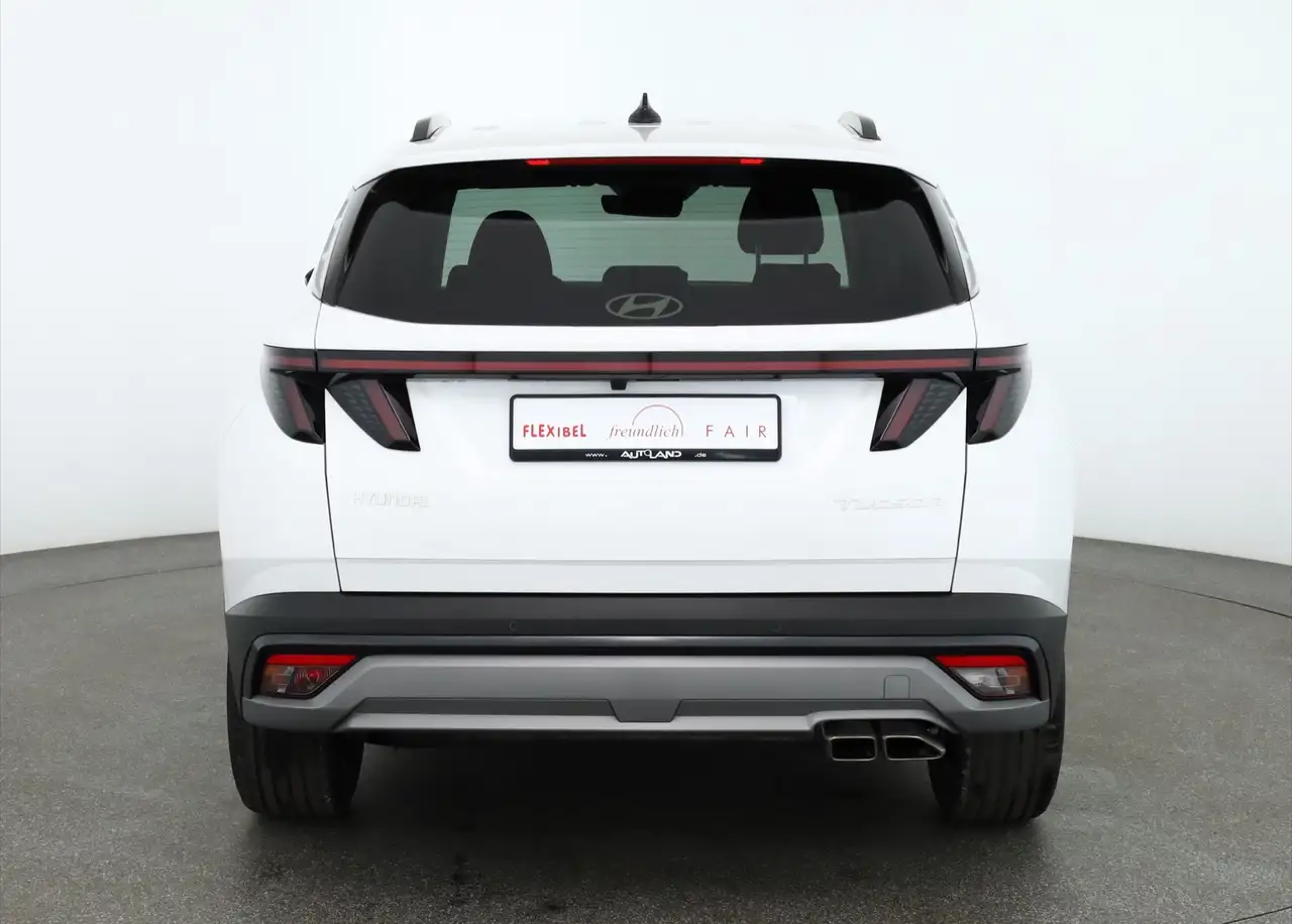 Hyundai TUCSON 4