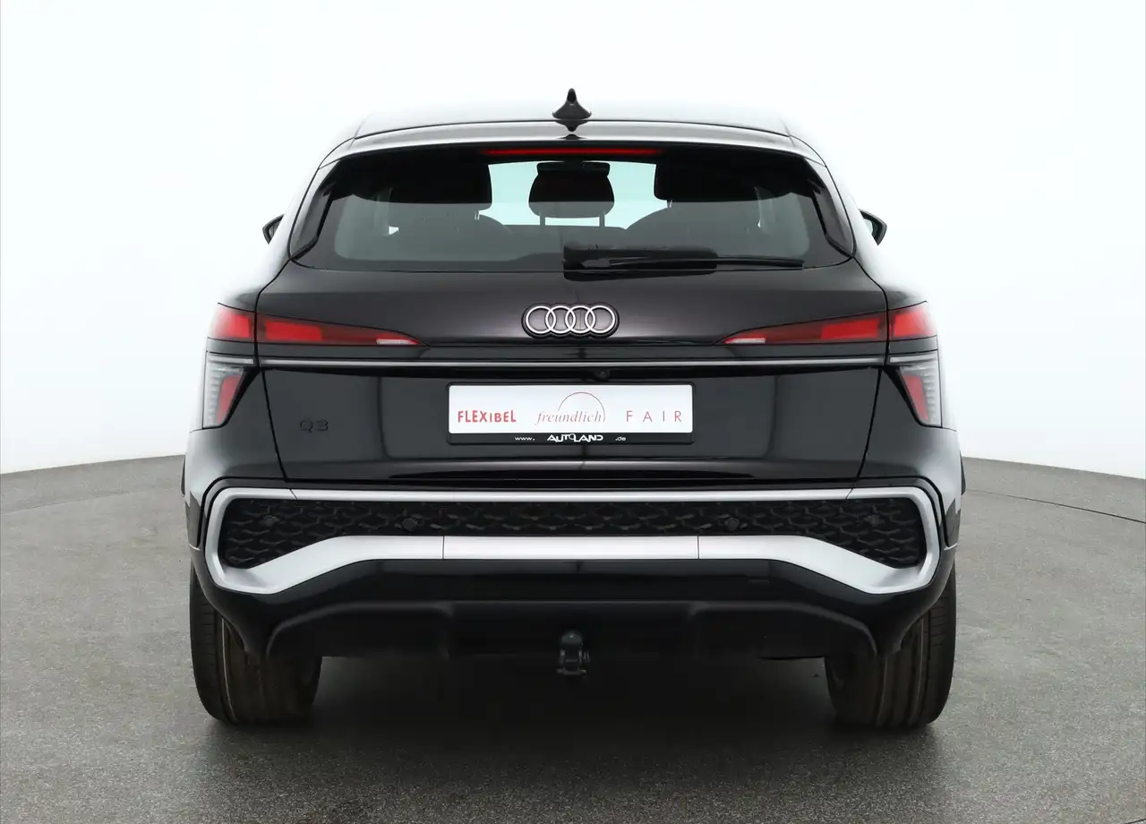 Audi Q3 4