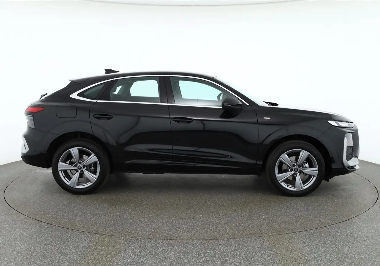 Audi Q3 6