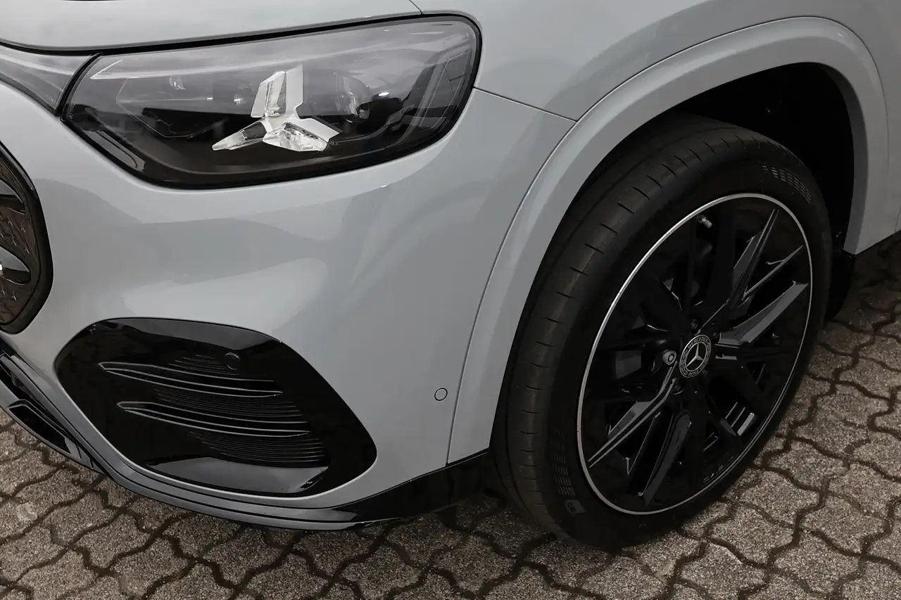 Mercedes-Benz GLB 250 3