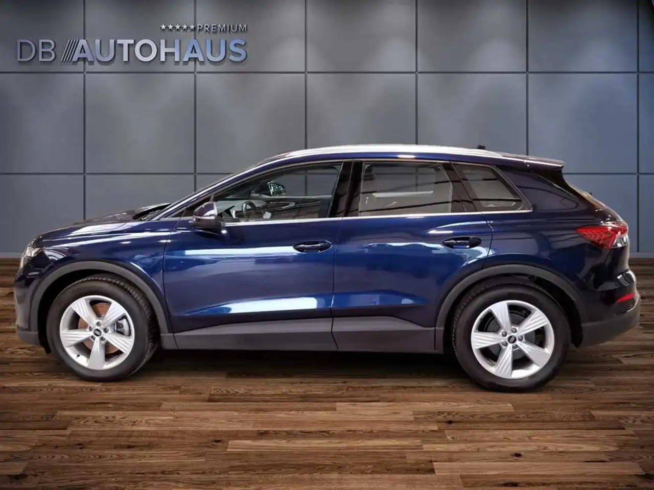 Audi Q4 7