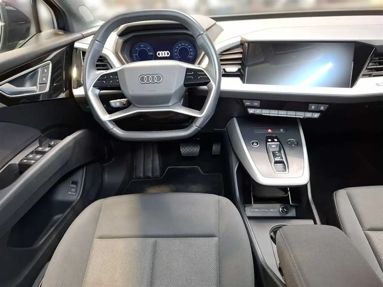 Audi Q4 10