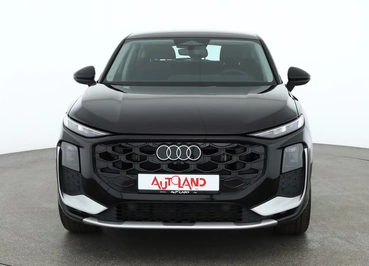 Audi Q3 8