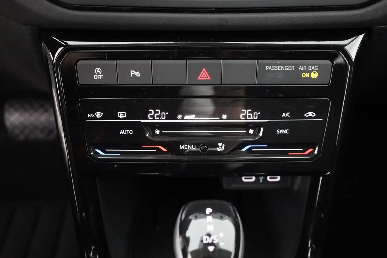 Volkswagen T-Cross 12