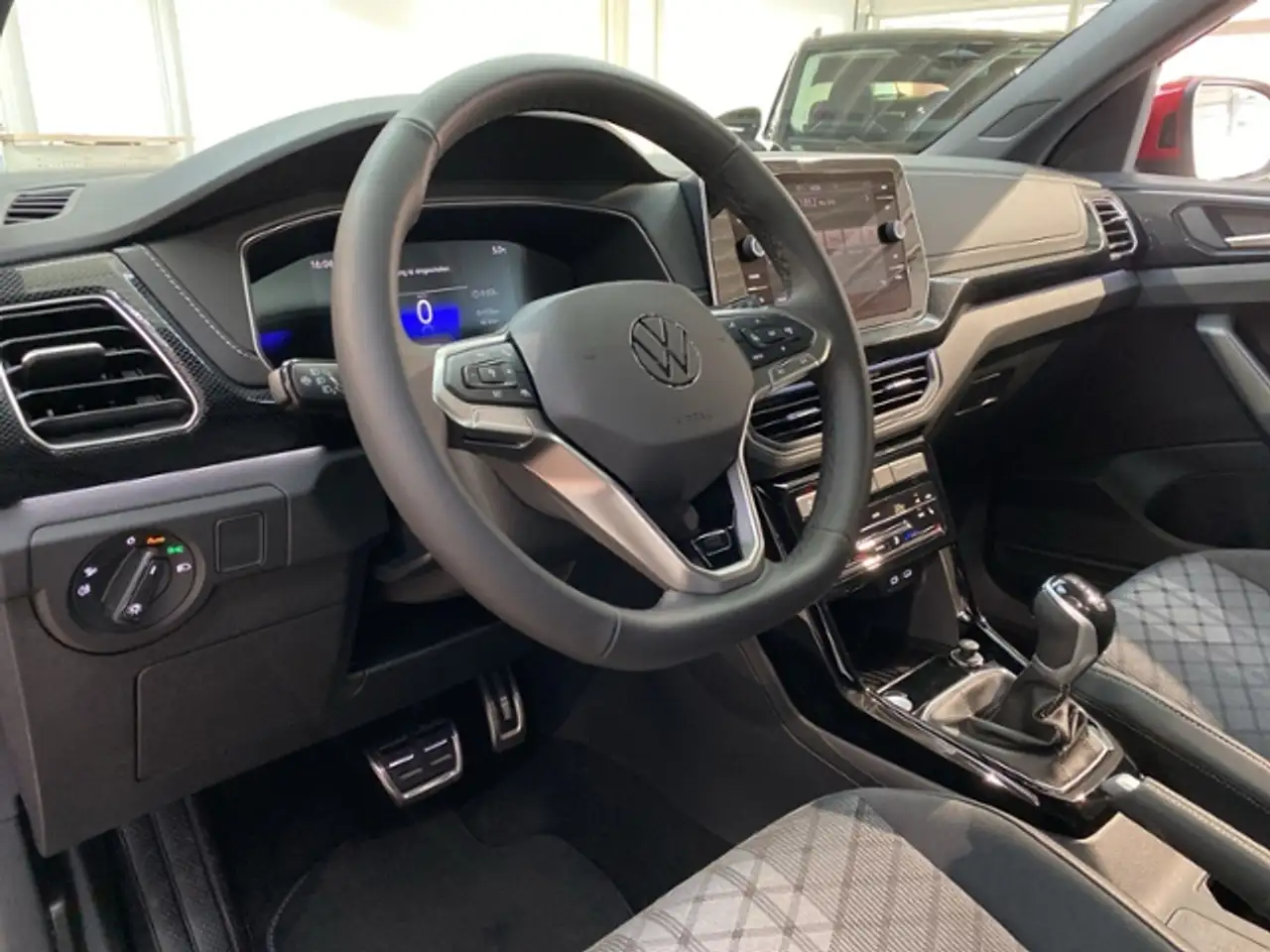 Volkswagen T-Cross 8