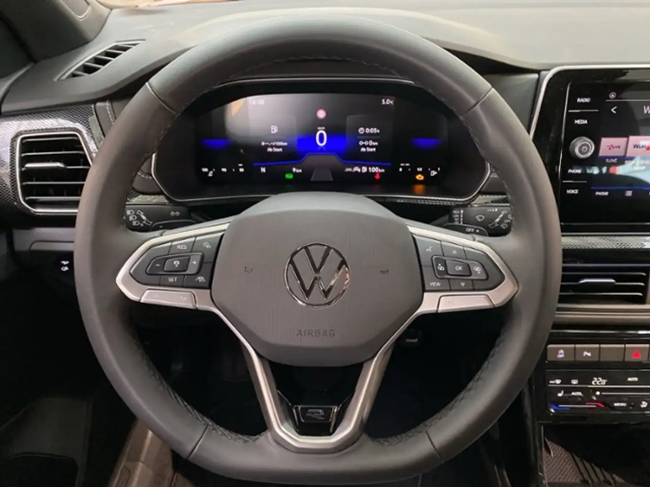 Volkswagen T-Cross 13