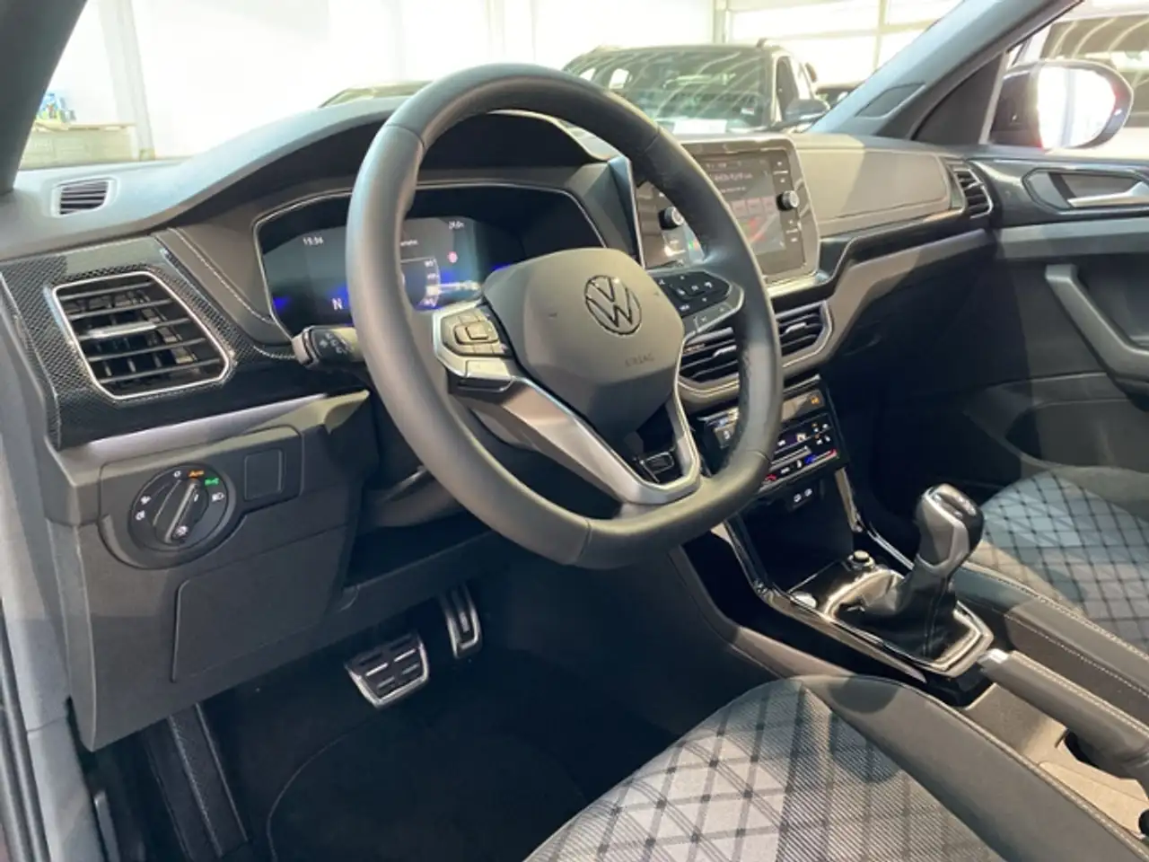 Volkswagen T-Cross 8
