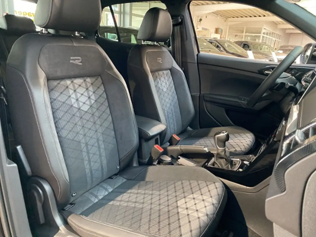 Volkswagen T-Cross 11