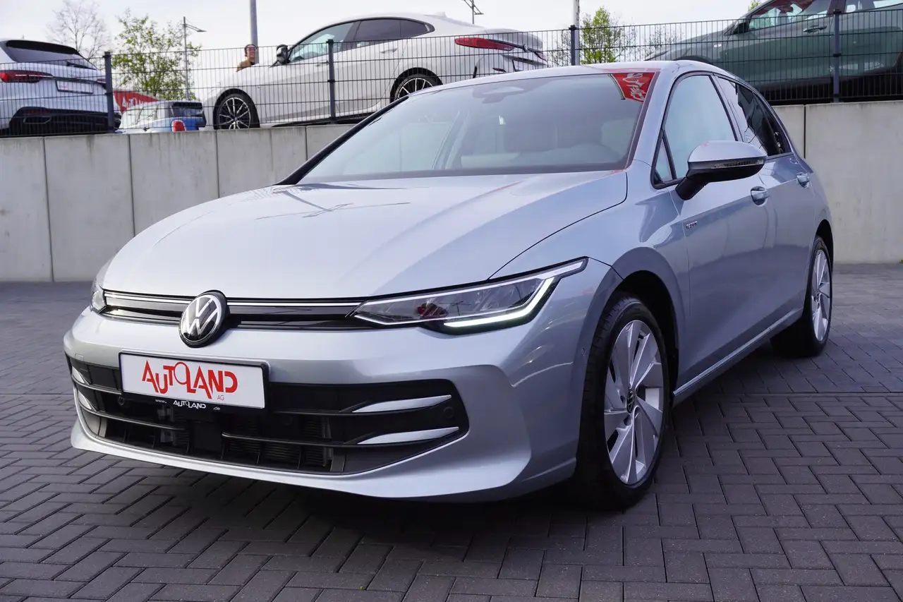 Volkswagen Golf VIII 2