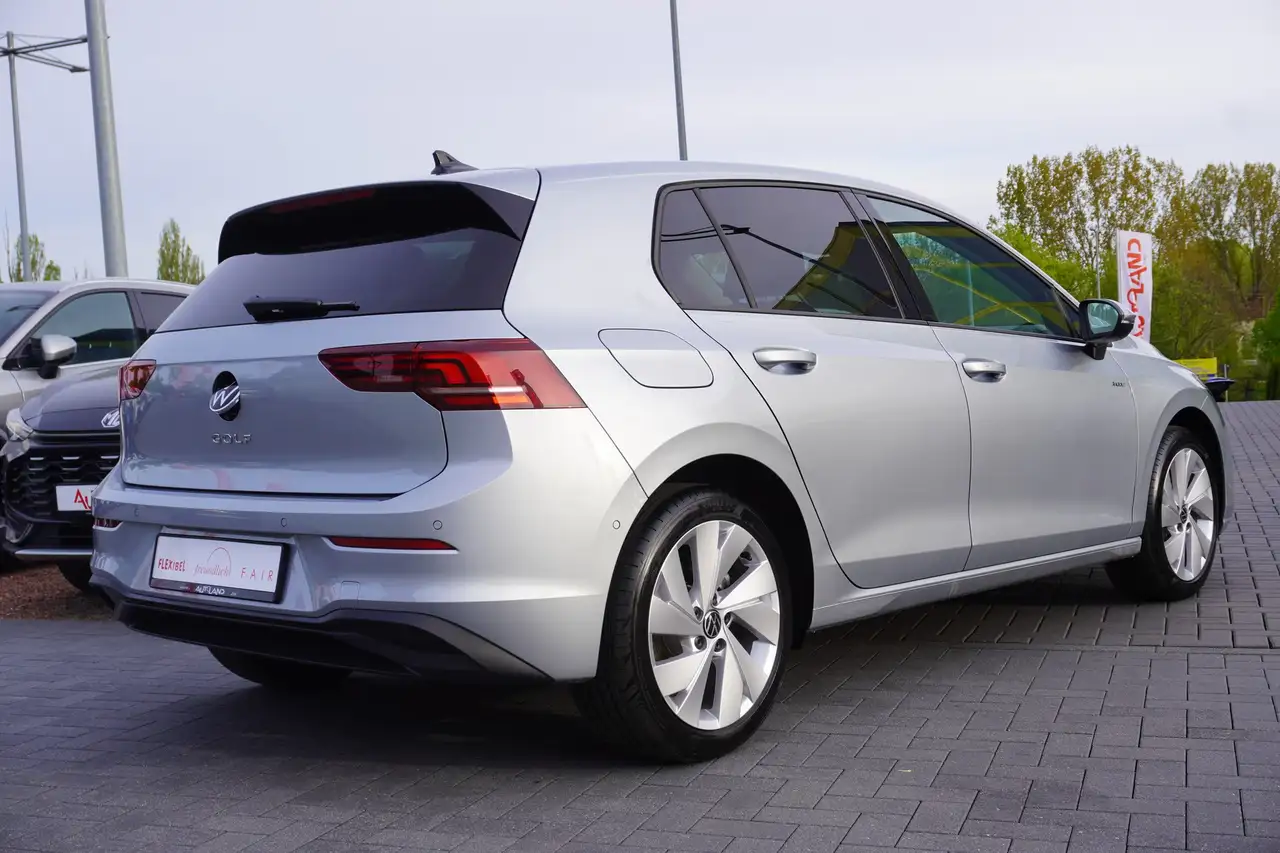 Volkswagen Golf VIII 5