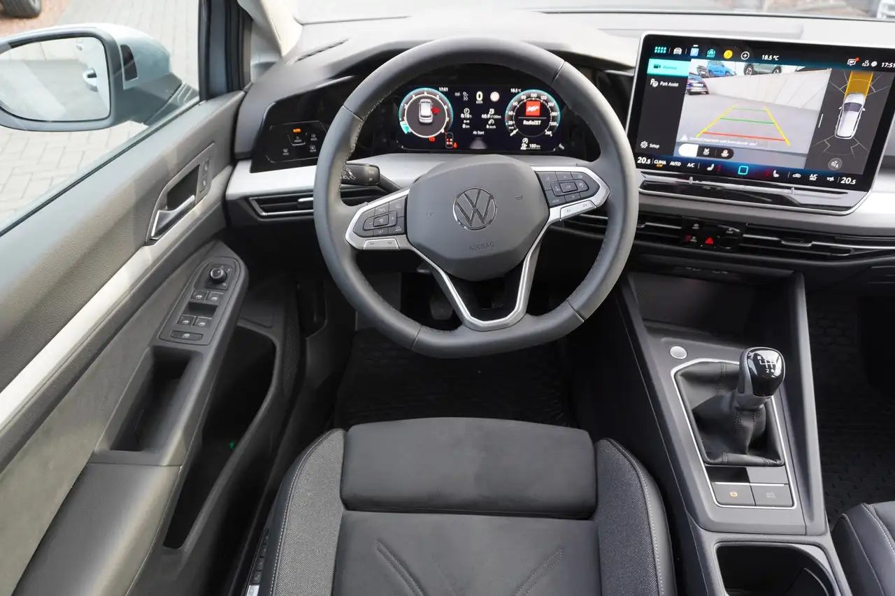 Volkswagen Golf VIII 15