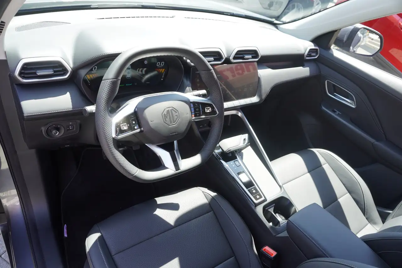 MG ZS 1.5 11