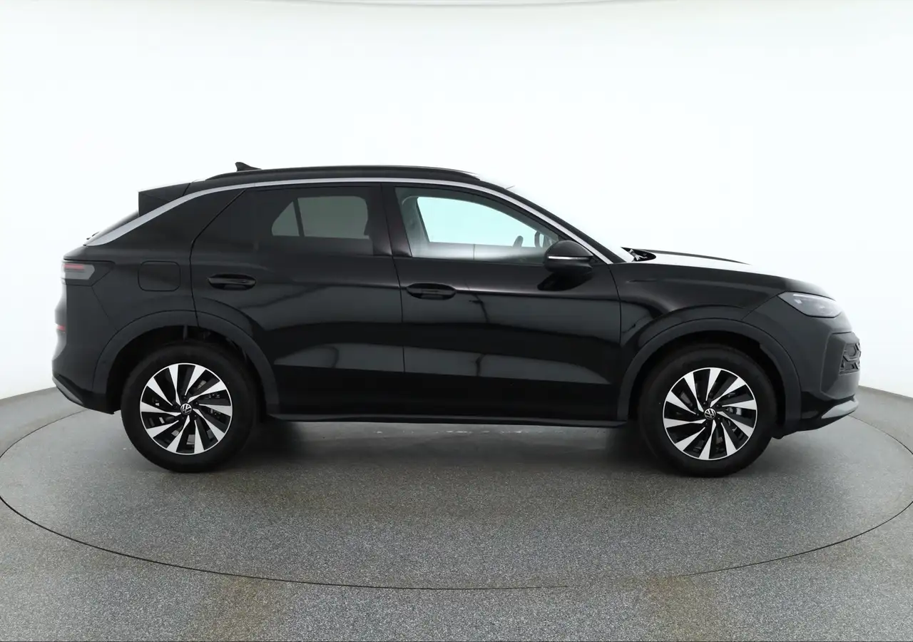 Volkswagen T-Roc 6