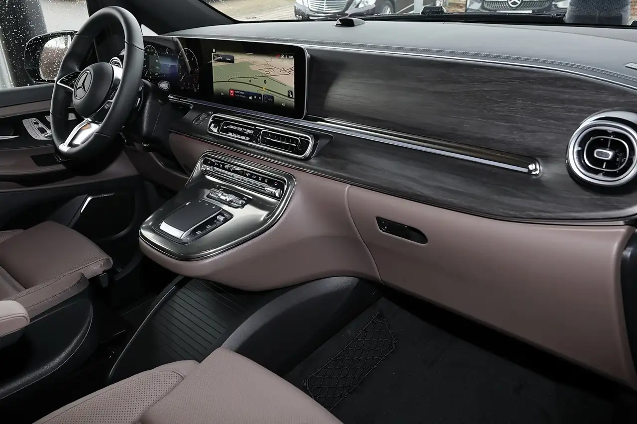 Mercedes-Benz V 300 8