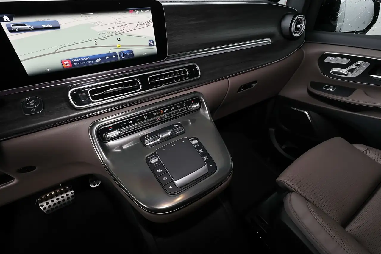 Mercedes-Benz V 300 12