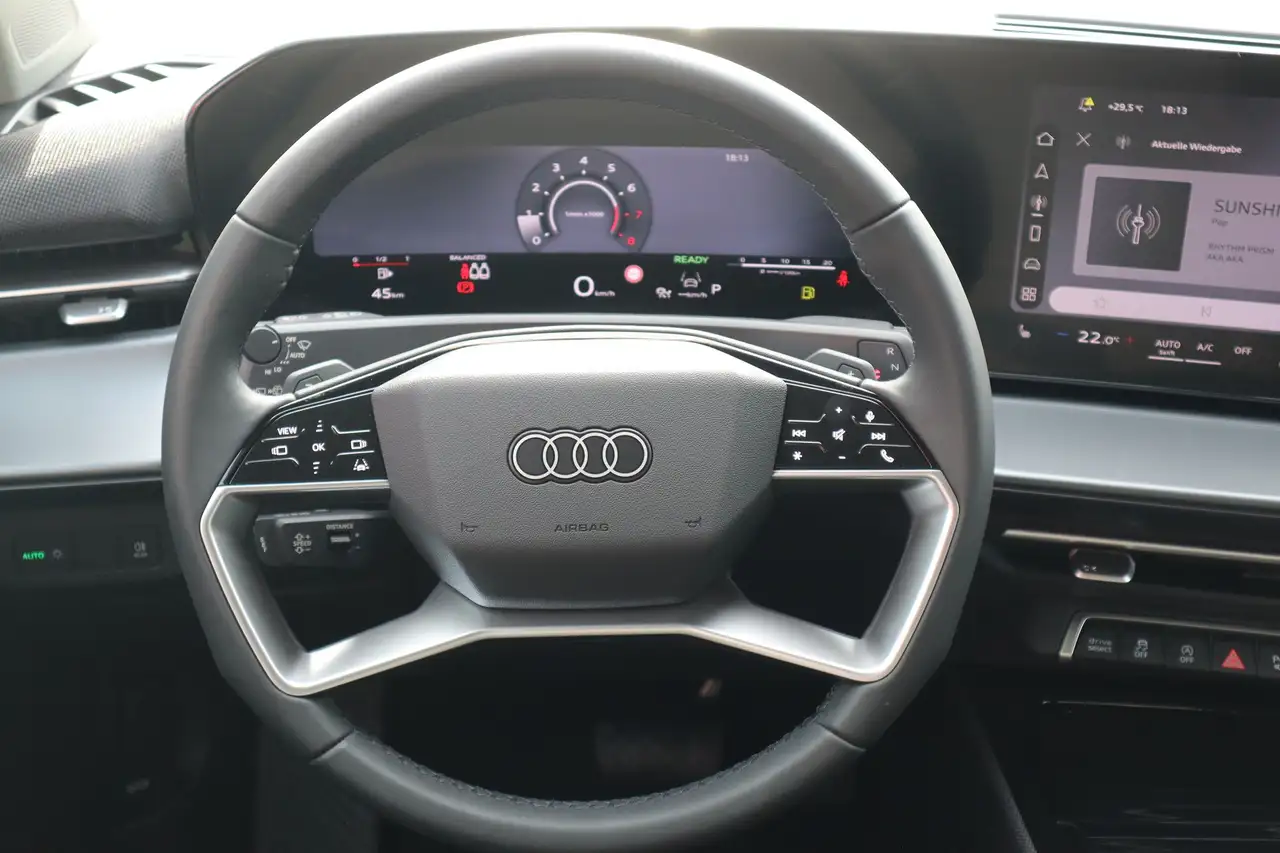 Audi Q3 11