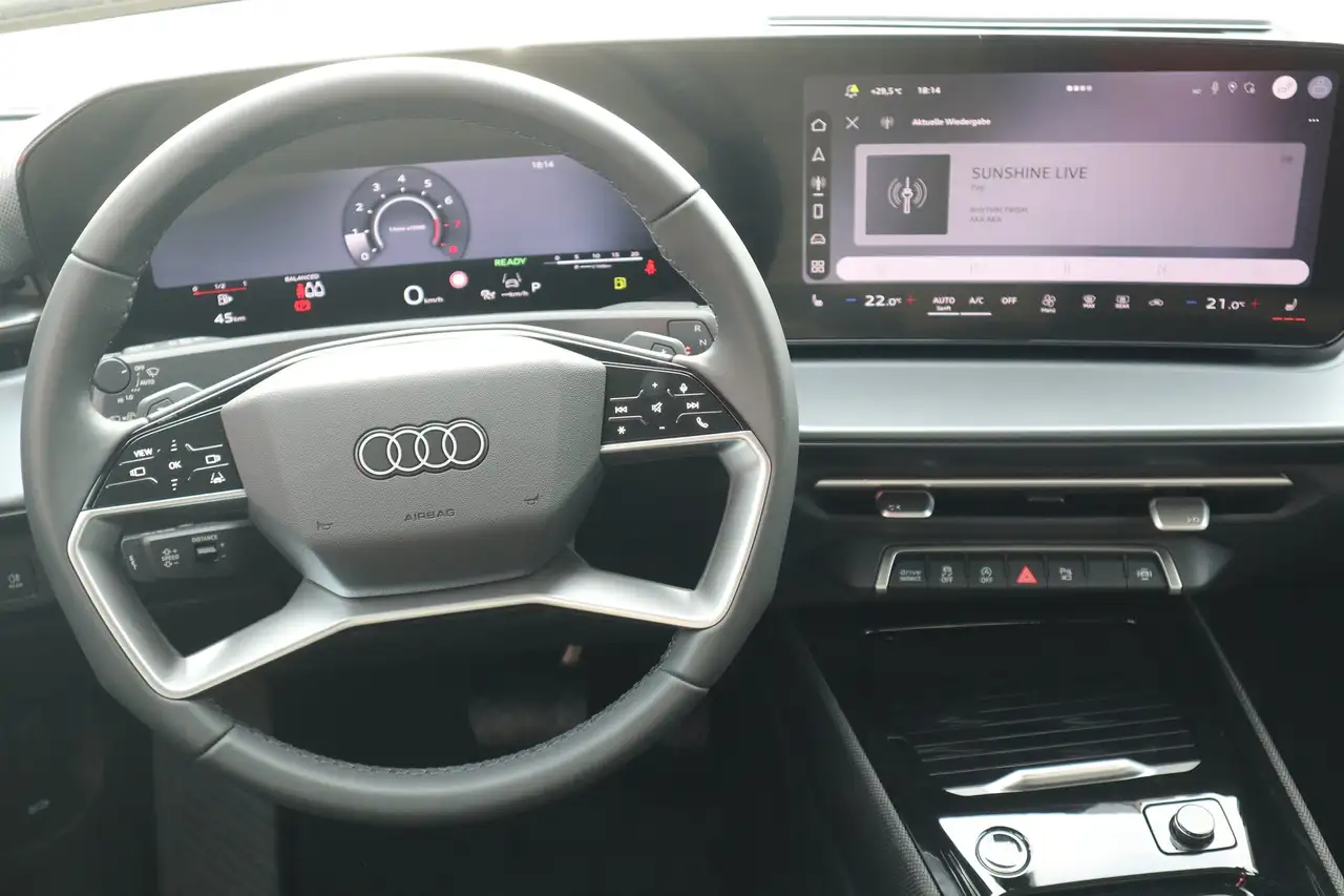 Audi Q3 12