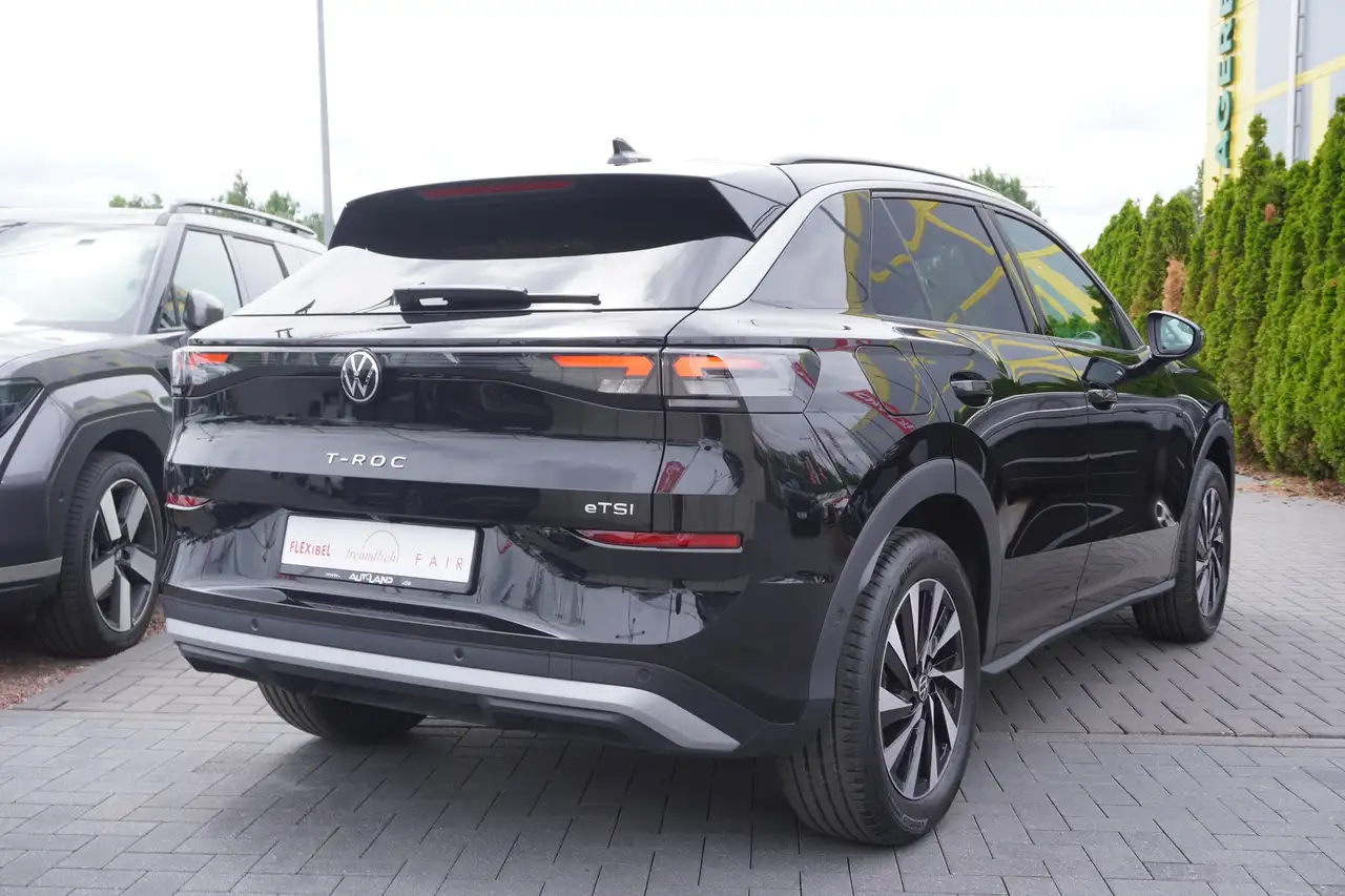 Volkswagen T-Roc 6
