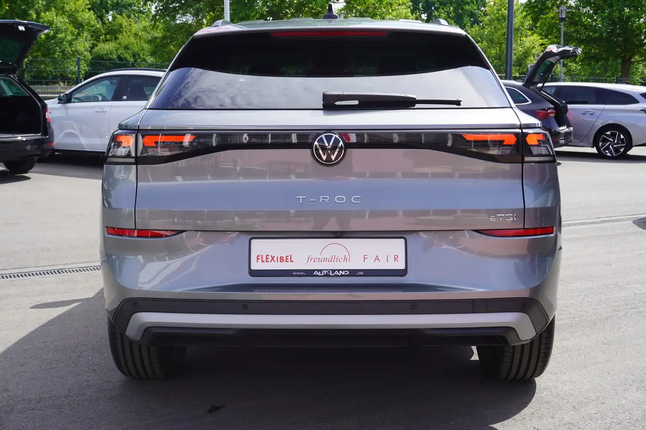 Volkswagen T-Roc 6
