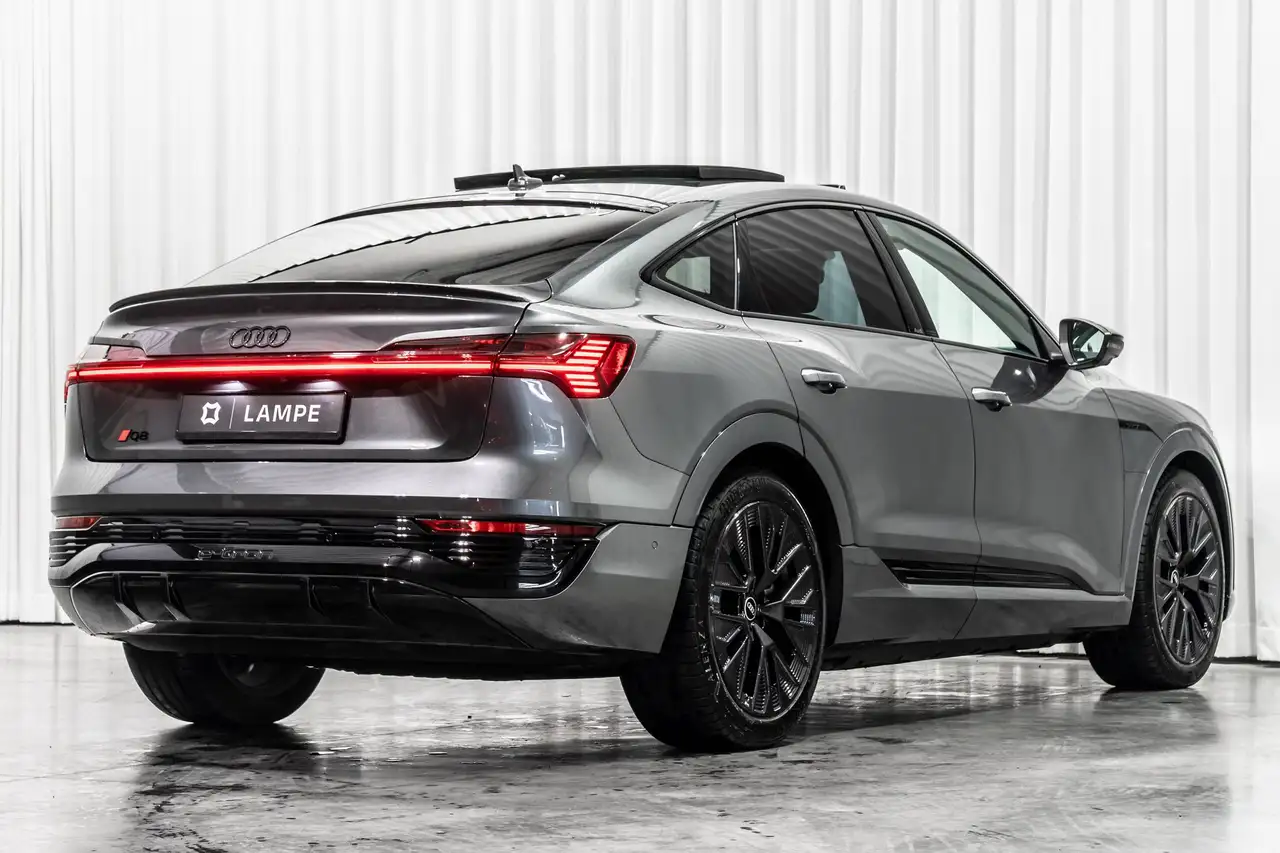 Audi Q8 8