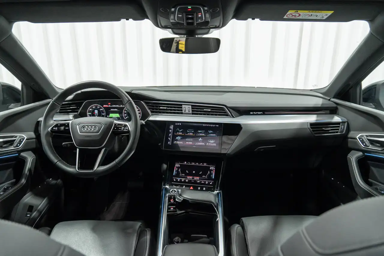 Audi Q8 12