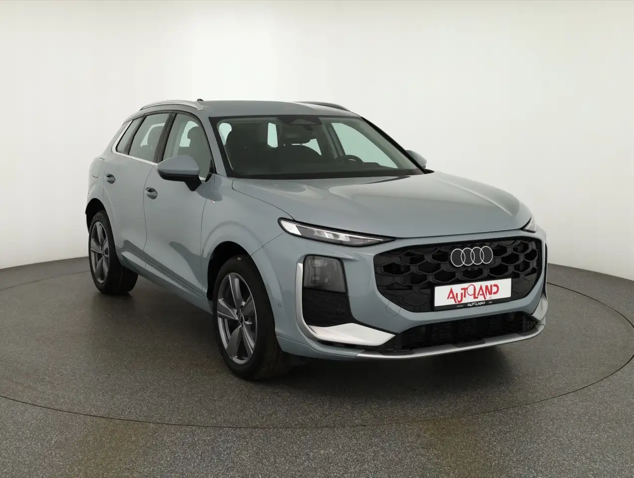 Audi Q3 8