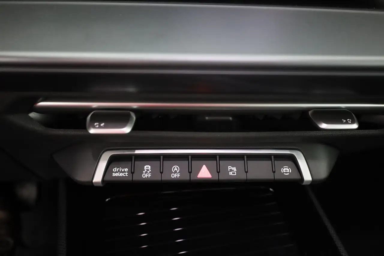 Audi Q3 13