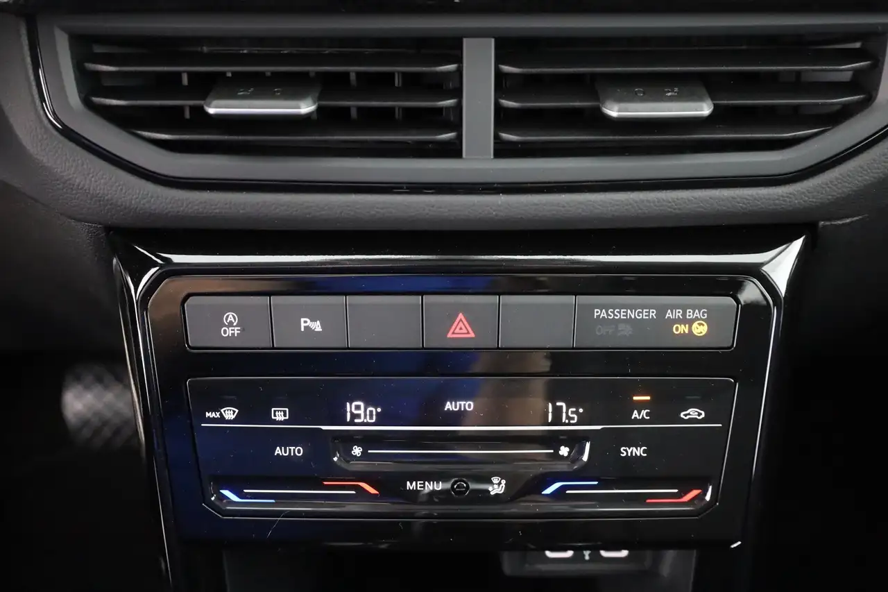 Volkswagen T-Cross 12