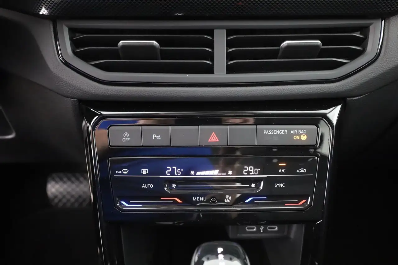 Volkswagen T-Cross 13