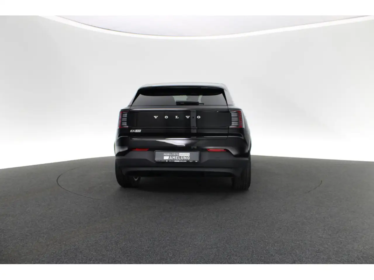Volvo EX30 5