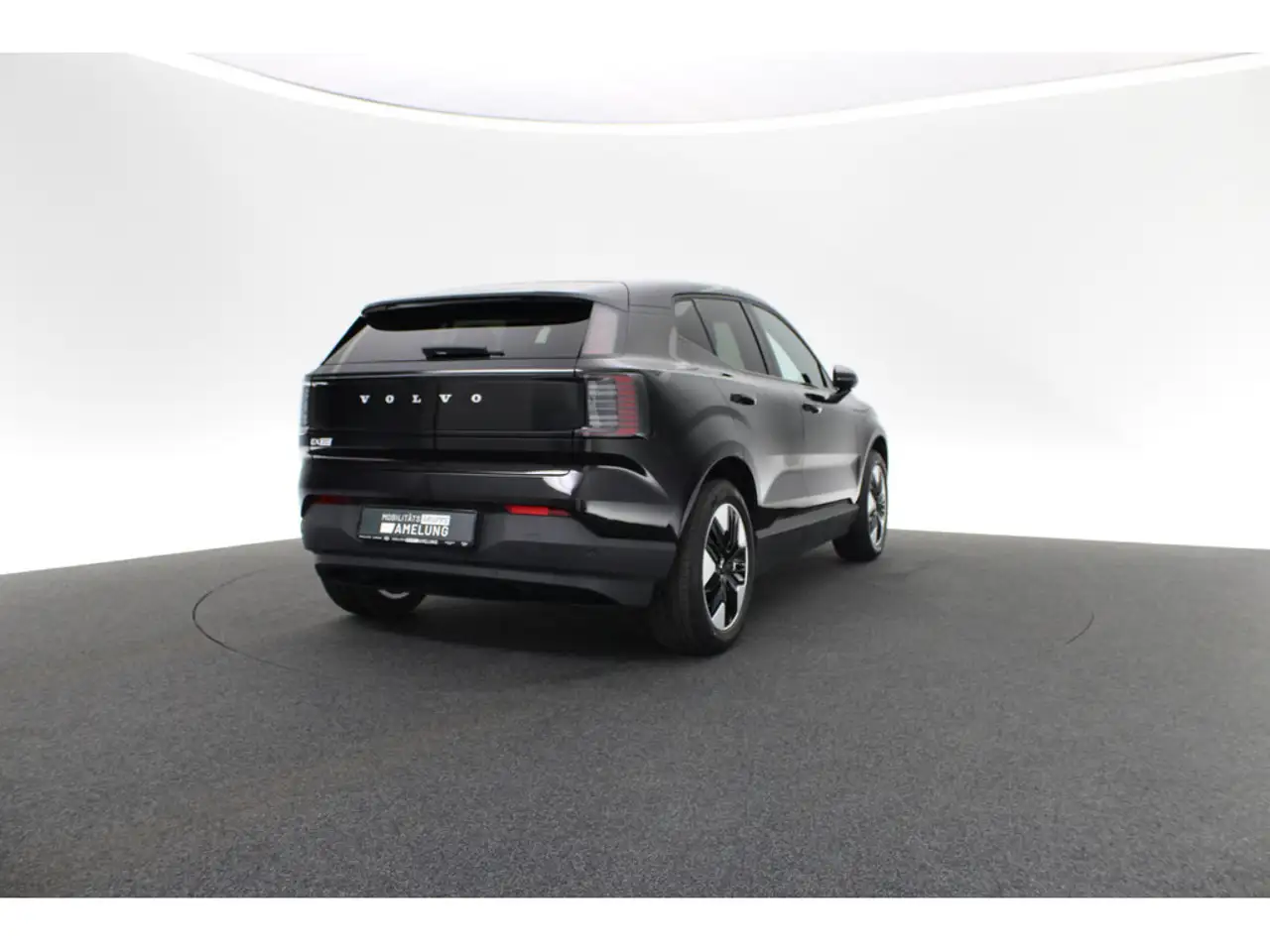 Volvo EX30 6