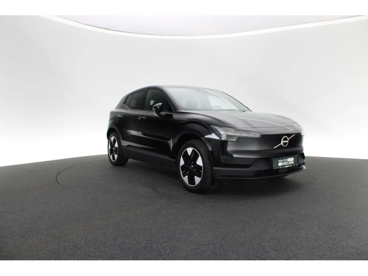 Volvo EX30 8