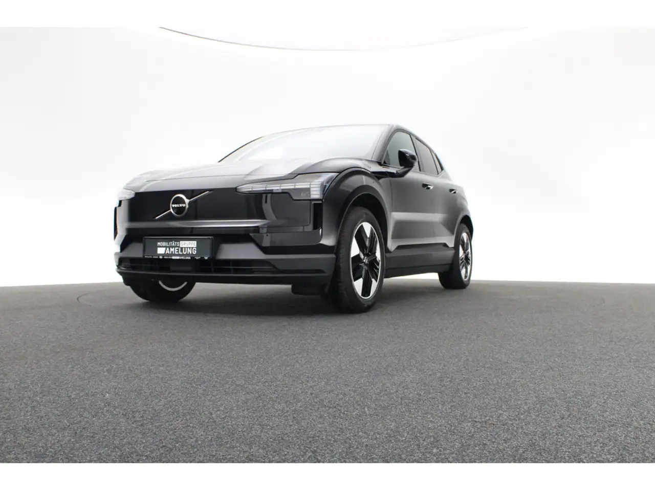 Volvo EX30 11