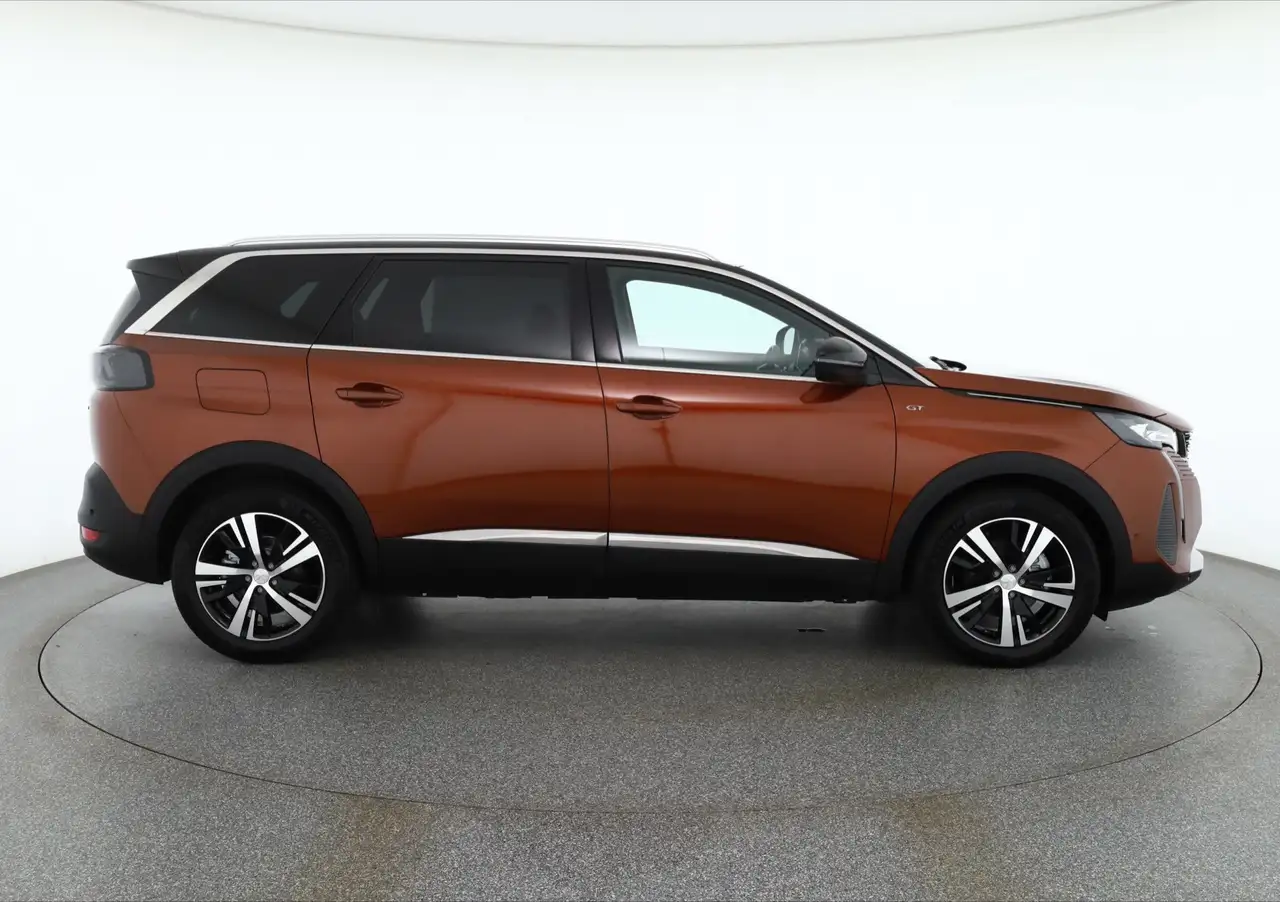 Peugeot 5008 6