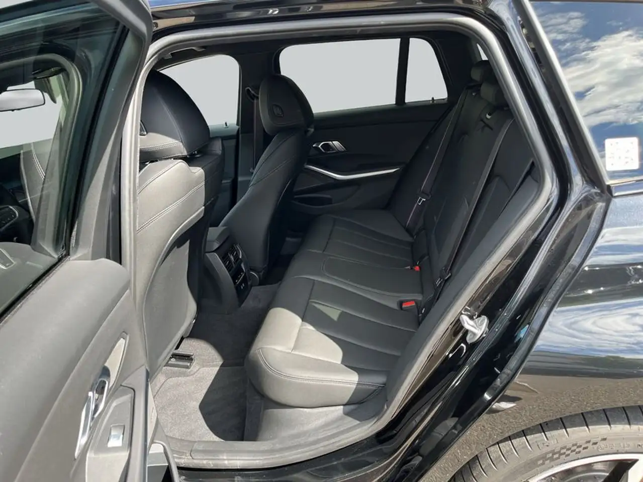 BMW 330 13