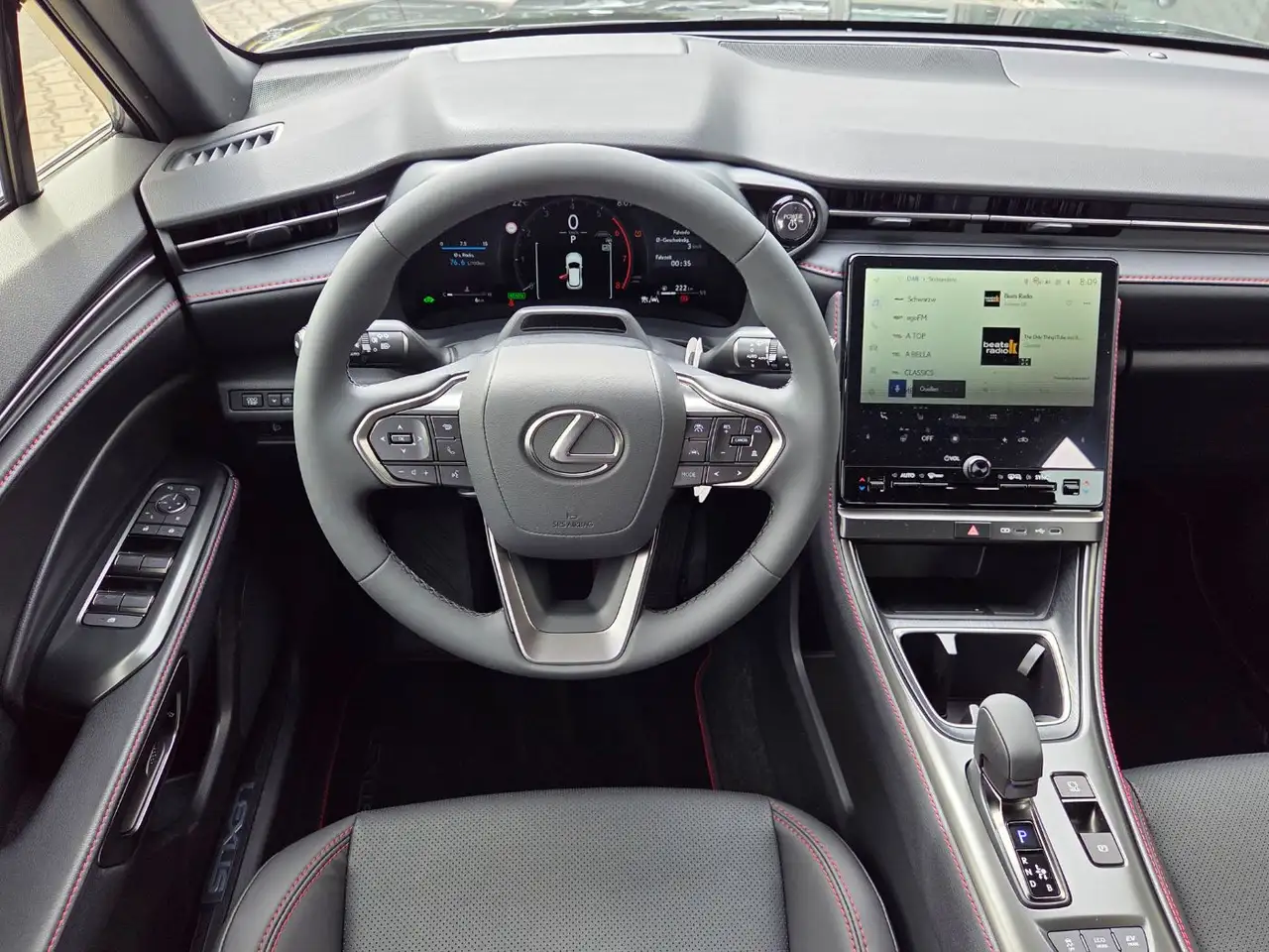 Lexus LBX 7