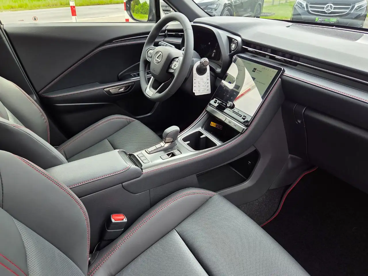 Lexus LBX 9