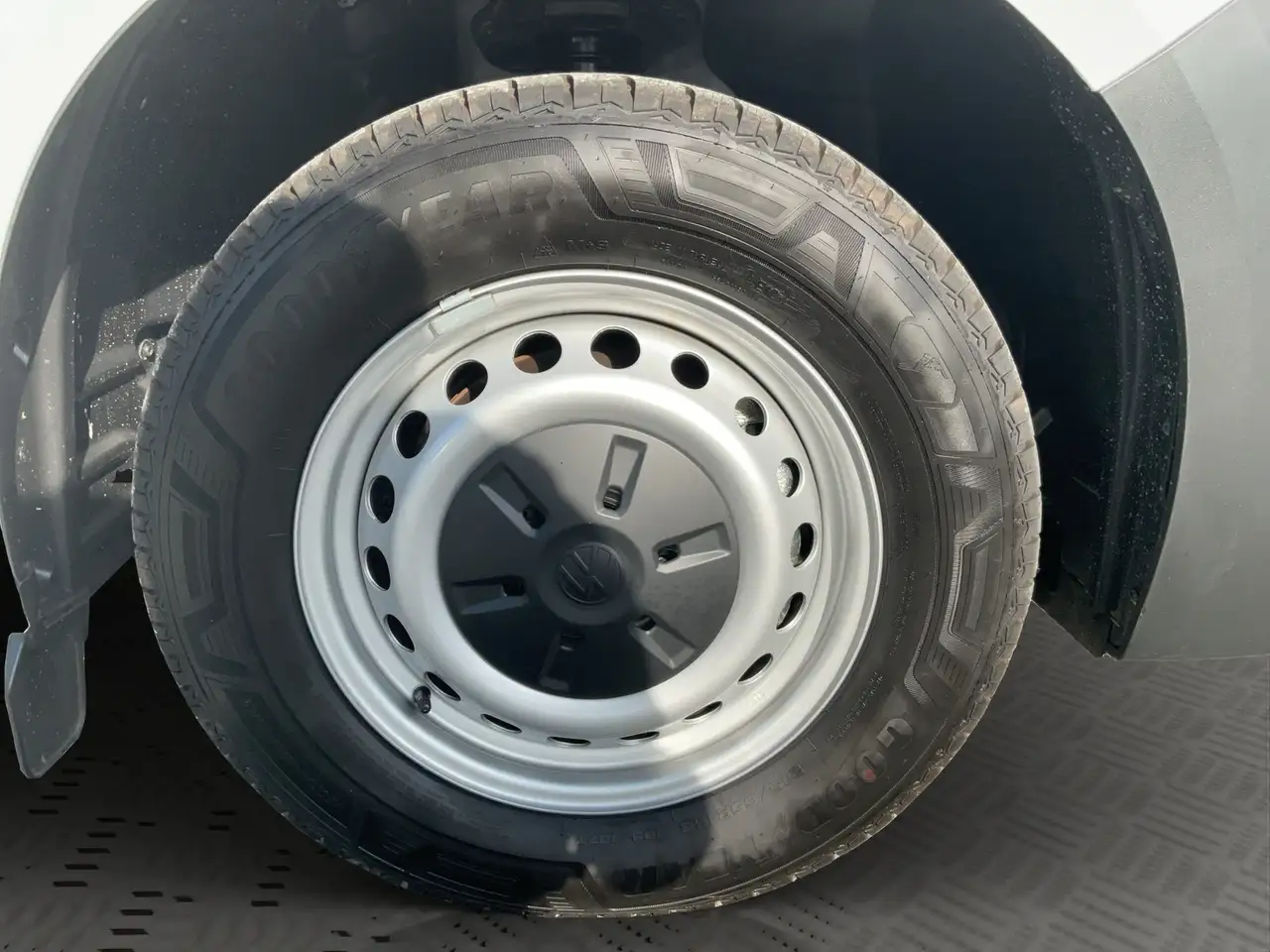 Volkswagen T7 Transporter 3