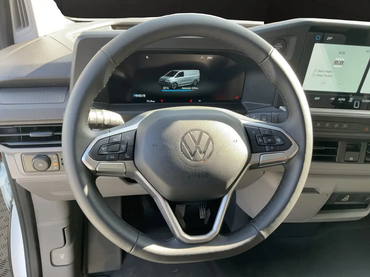 Volkswagen T7 Transporter 10