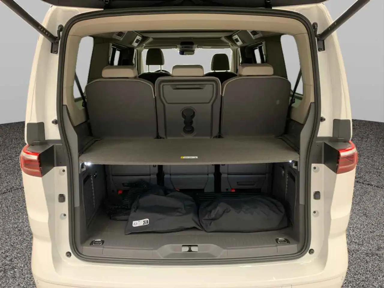 Volkswagen T7 California 9