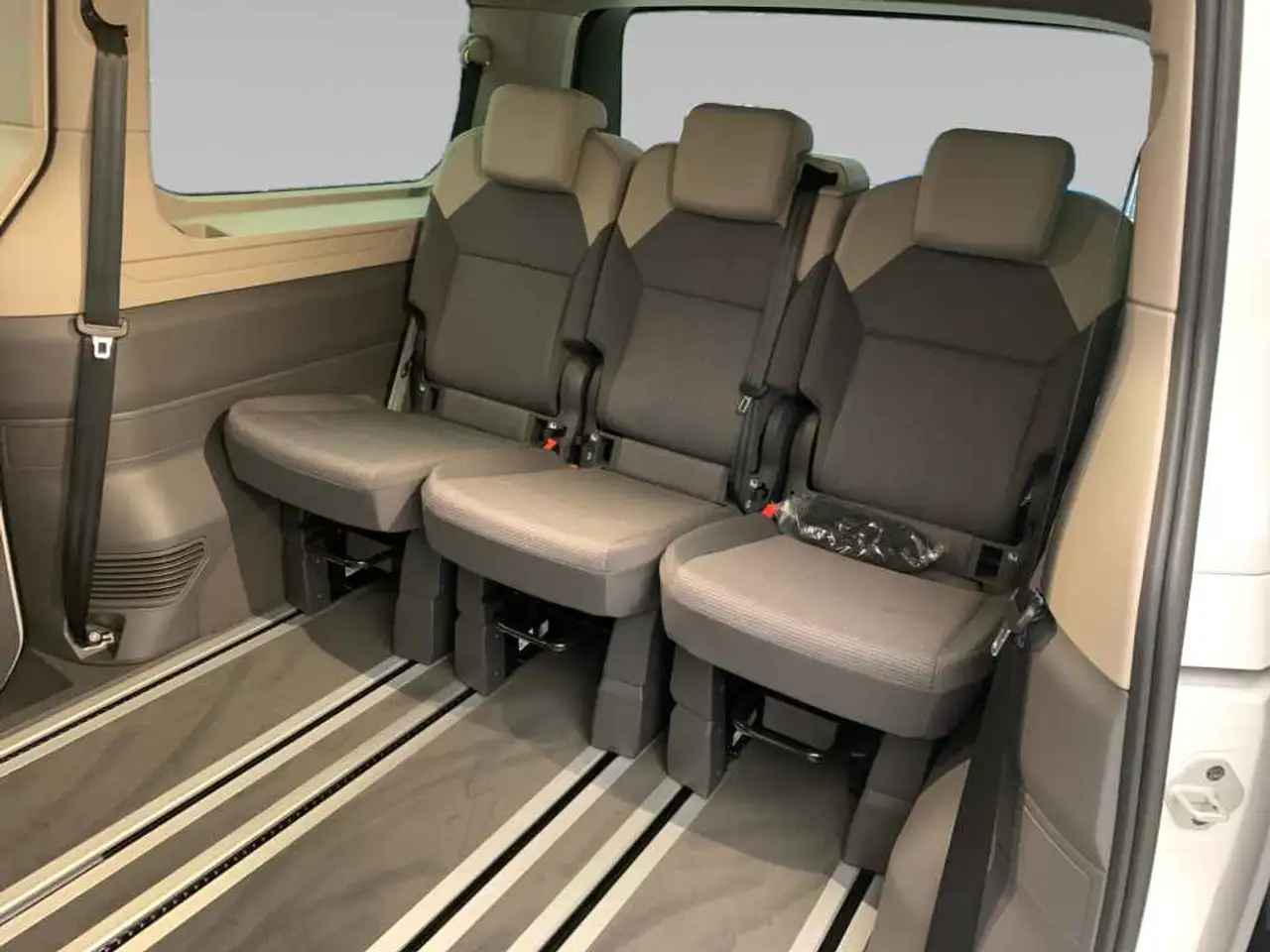 Volkswagen T7 California 12