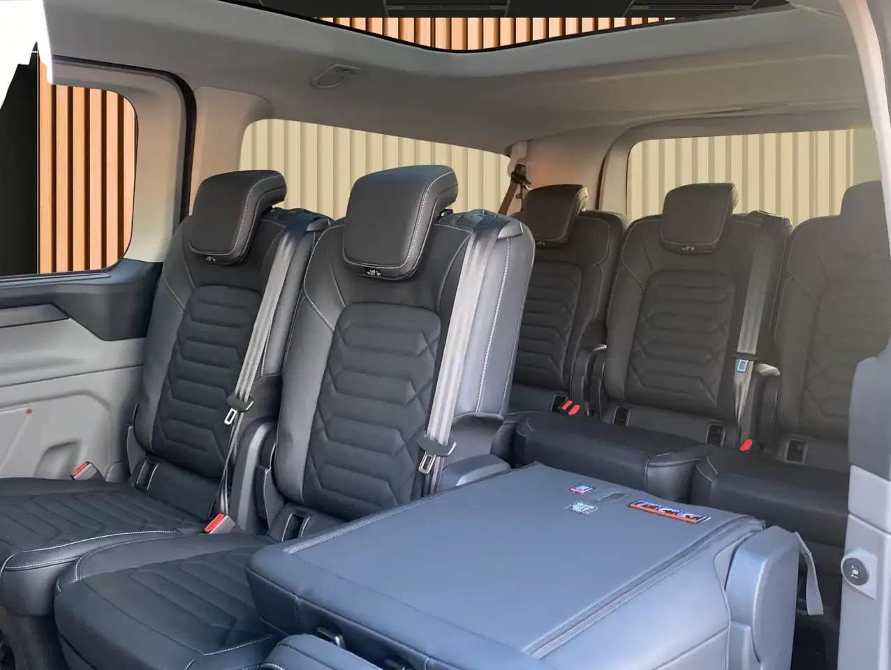 Ford Tourneo 8
