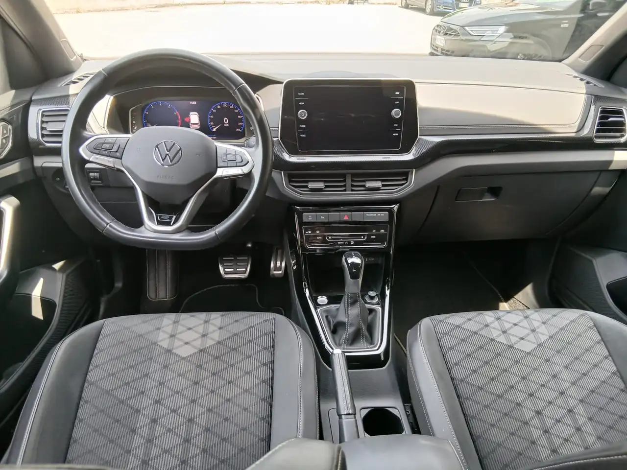 Volkswagen T-Cross 9
