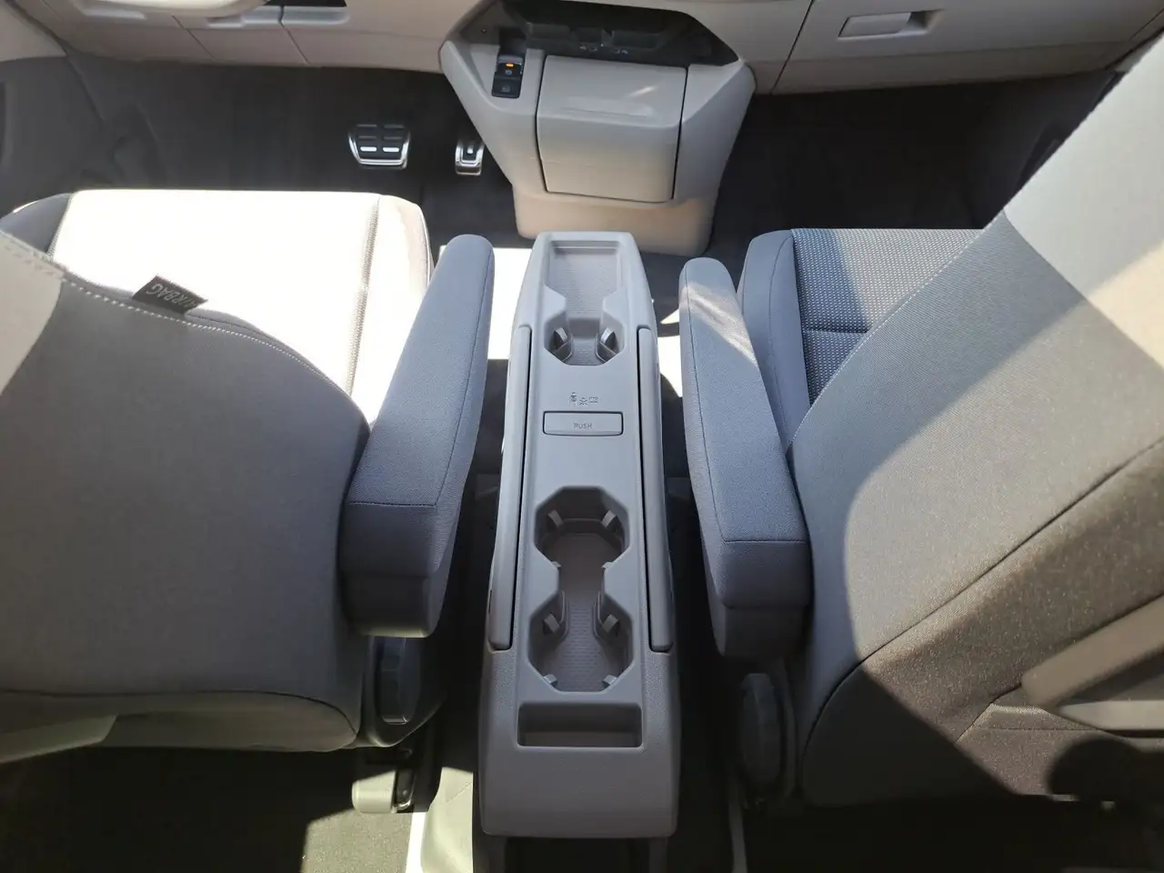 Volkswagen T7 Multivan 7