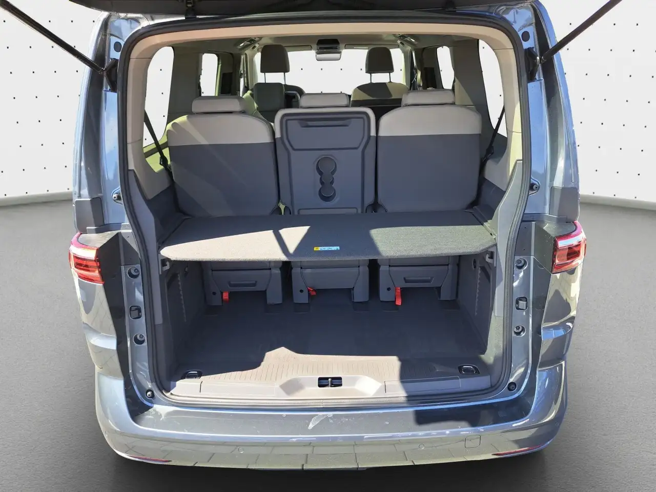 Volkswagen T7 Multivan 11