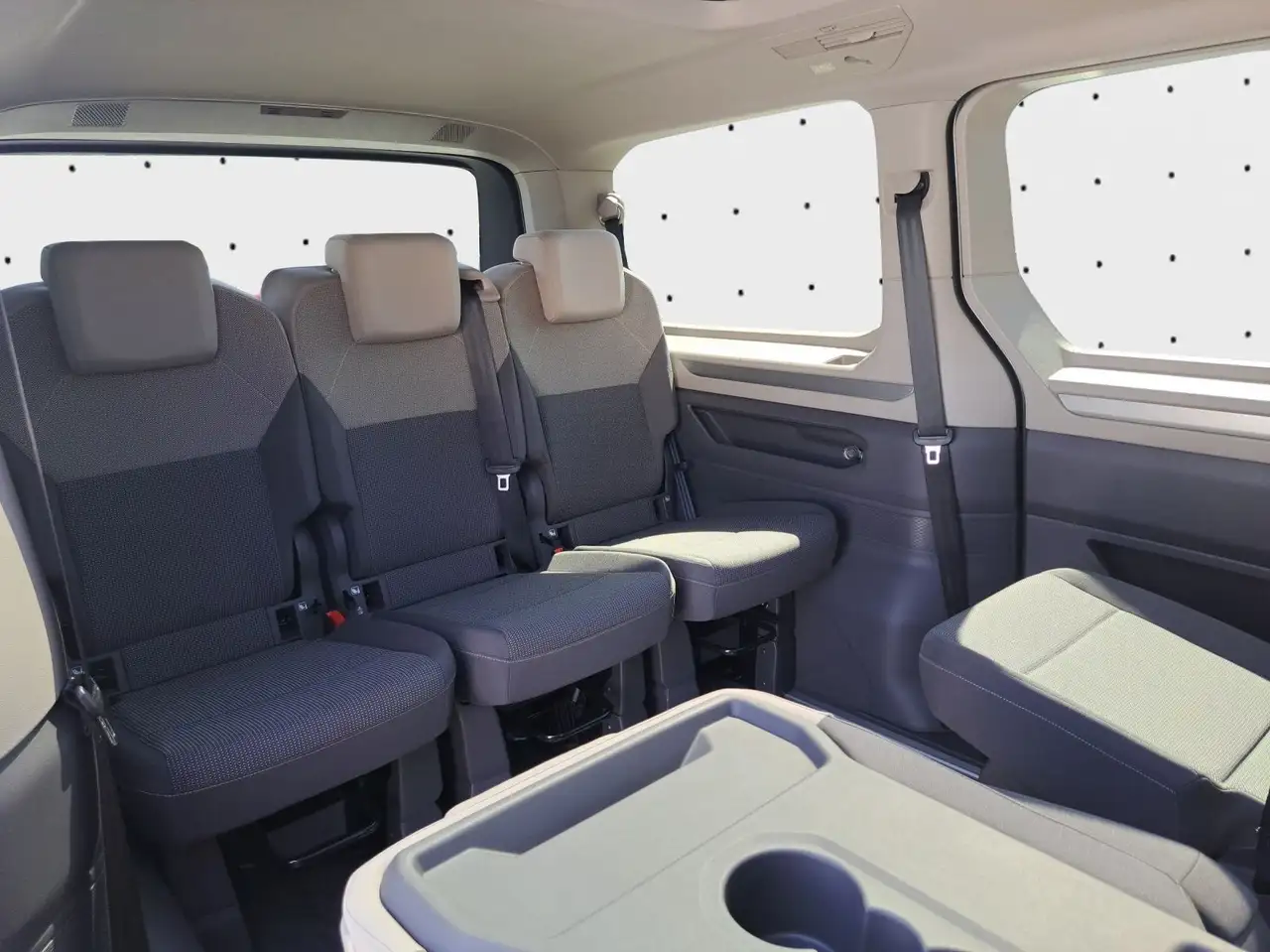 Volkswagen T7 Multivan 15